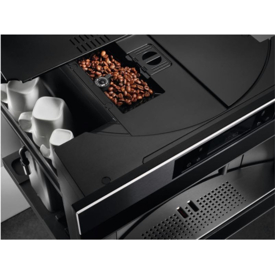 AEG KKA894500M Beépíthető automata kávéfőző