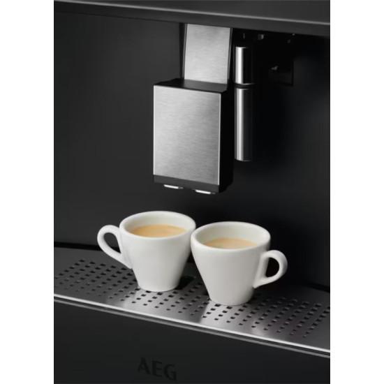 AEG KKK994500T Beépíthető automata kávéfőző