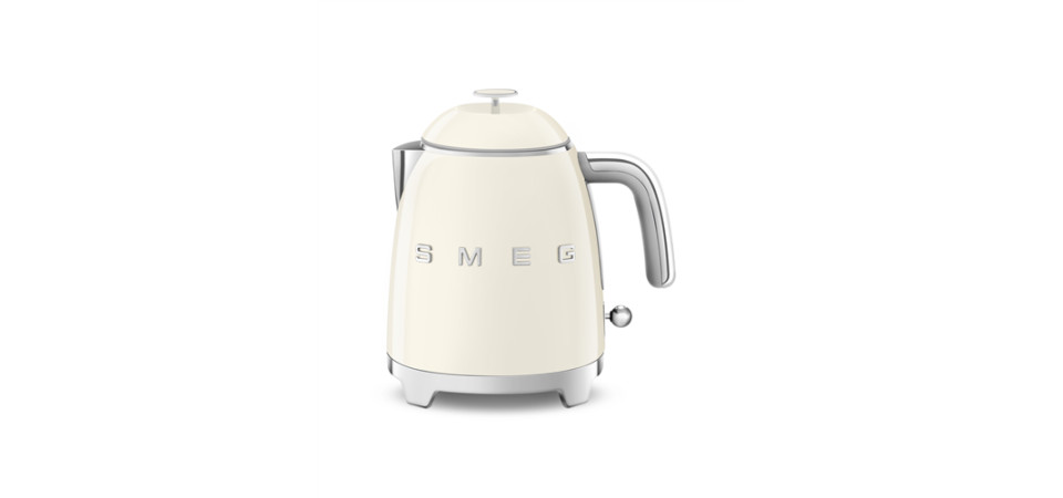 SMEG SMEG MINI VÍZFORRALÓ, retro, bézs KLF05CREU Vízforraló SMEG SMEG MINI VÍZFORRALÓ, retro, bézs KLF05CREU Vízforraló